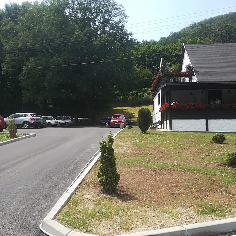 Penzion A Restauracia Hanisberg Korpona Kültér fotó