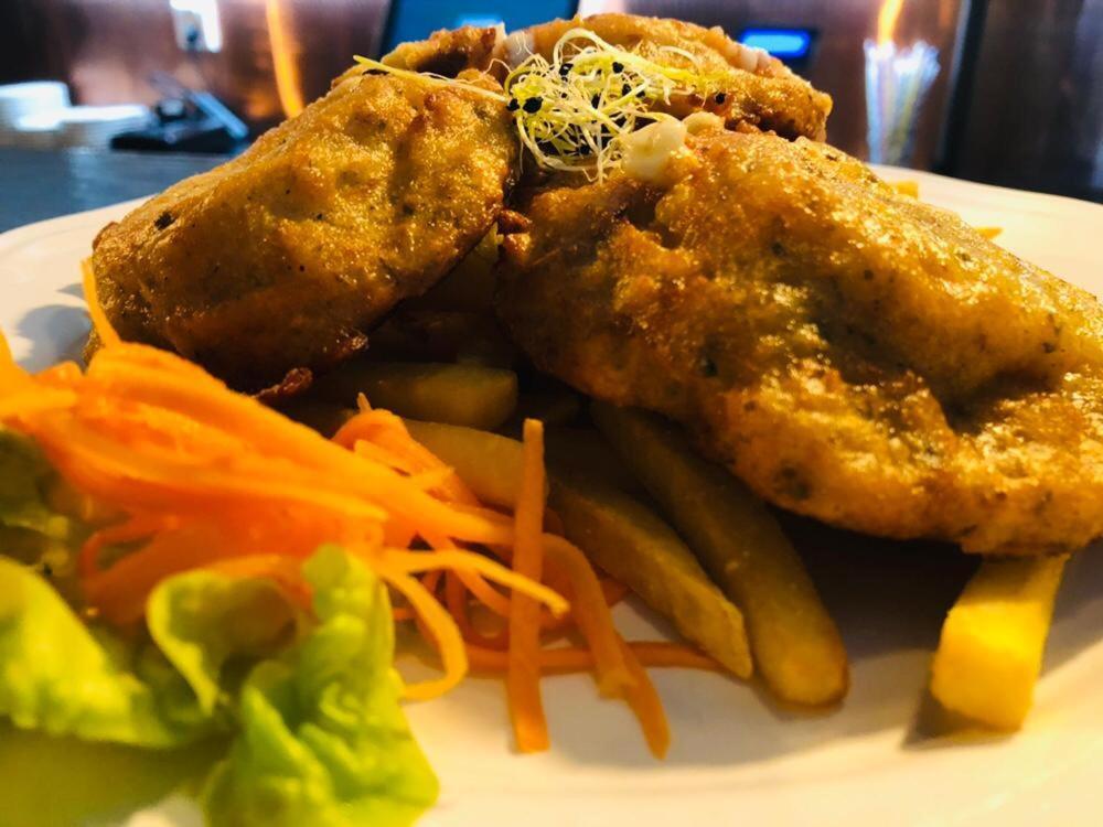 Penzion A Restauracia Hanisberg Korpona Kültér fotó
