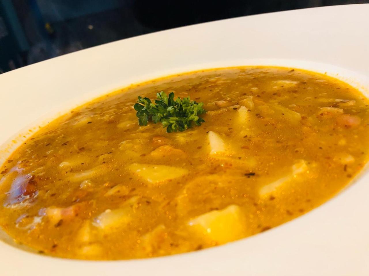 Penzion A Restauracia Hanisberg Korpona Kültér fotó
